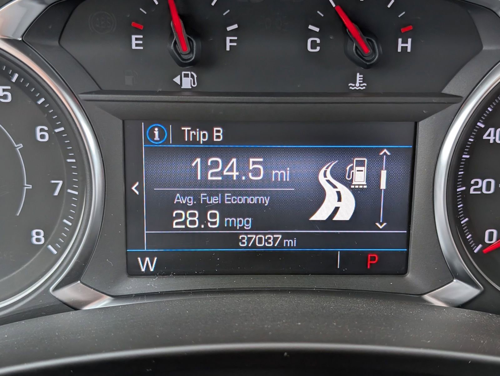 Used 2023 GMC Terrain SLE w/ Driver Convenience Package AWD/4WD image 11