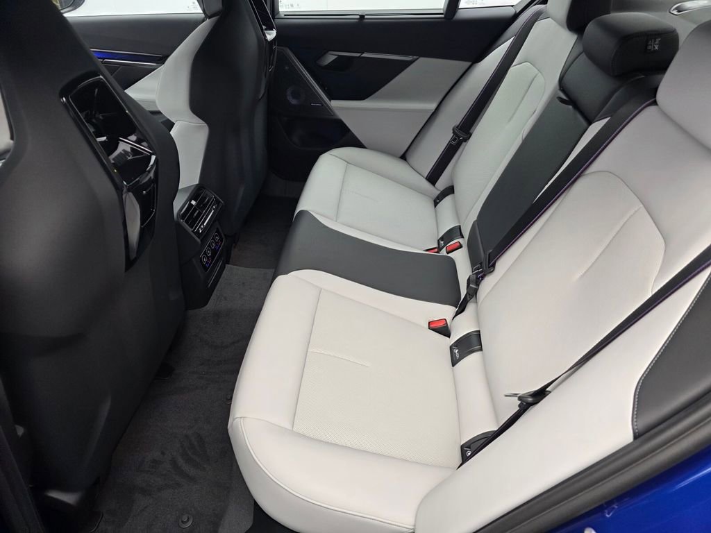 New 2027 BMW M5 w/ Carbon Package AWD/4WD image 11