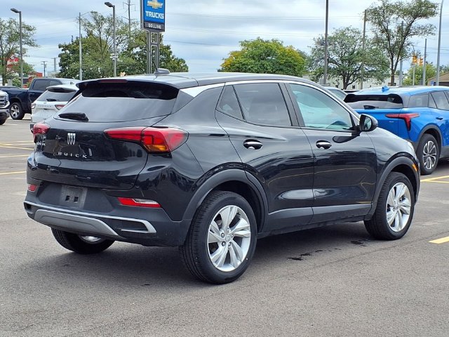 Used 2024 Buick Encore GX Preferred w/ Comfort Package AWD/4WD image 2