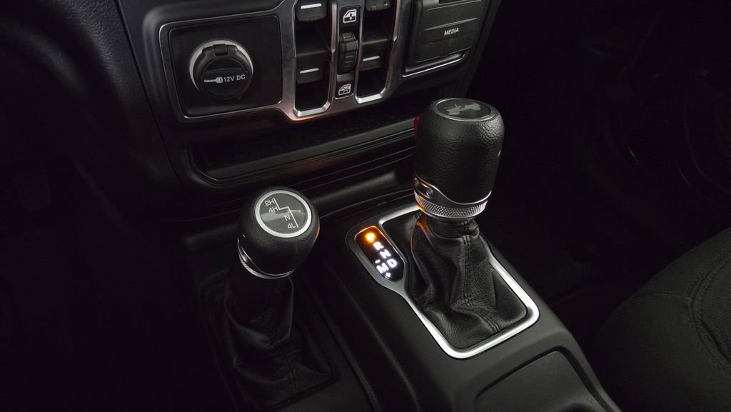 Used 2021 Jeep Wrangler Unlimited Sport AWD/4WD image 27