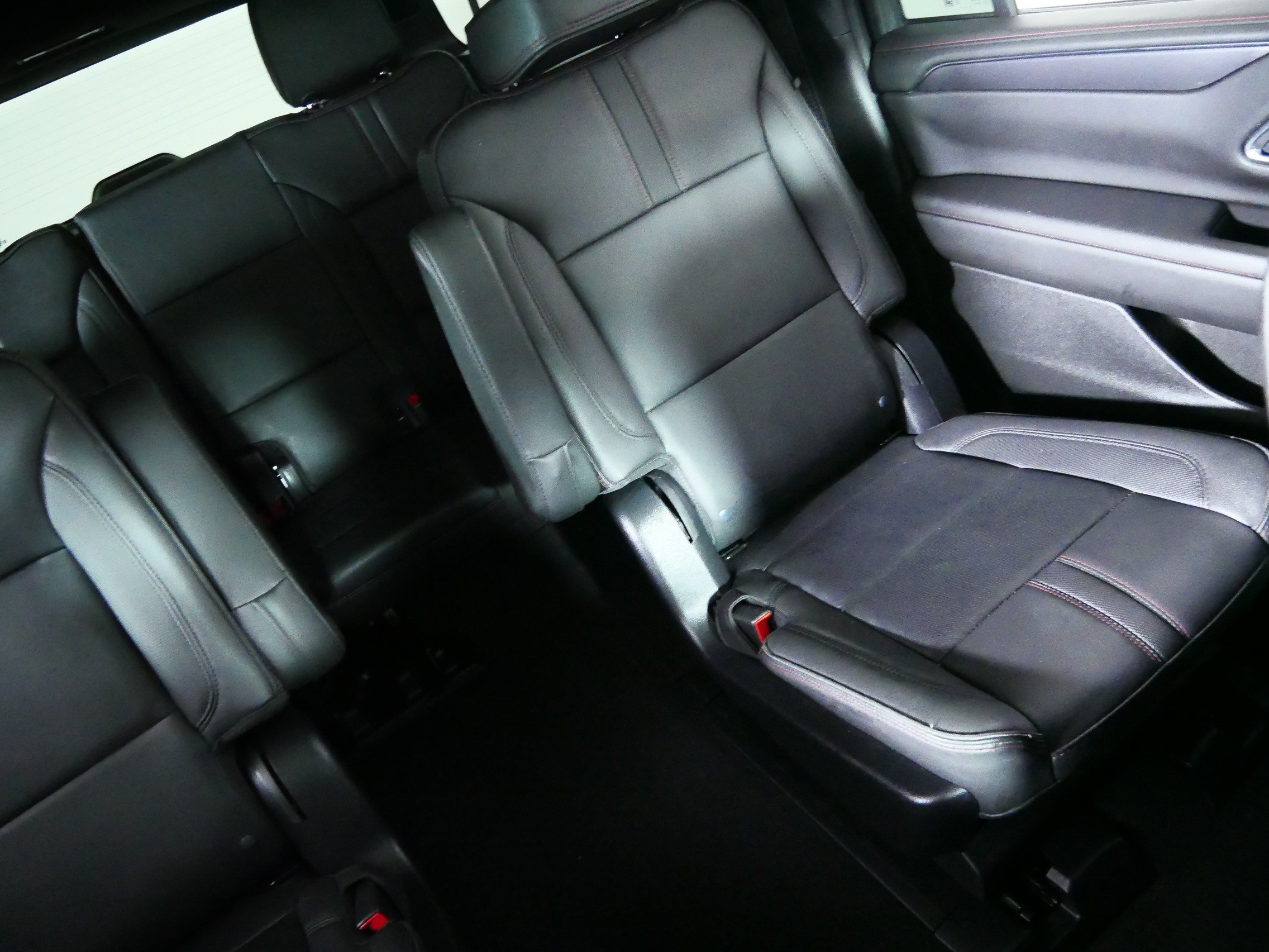 Used 2024 Chevrolet Suburban RST w/ Luxury Package AWD/4WD image 14