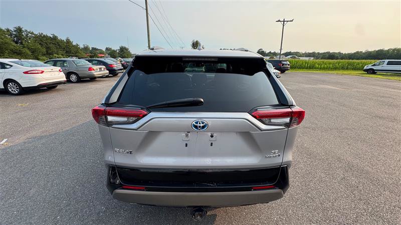 Used 2022 Toyota RAV4 SE w/ SE Grade Weather Package AWD/4WD image 17