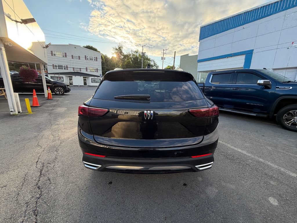 Used 2025 Buick Envision Preferred AWD/4WD image 4