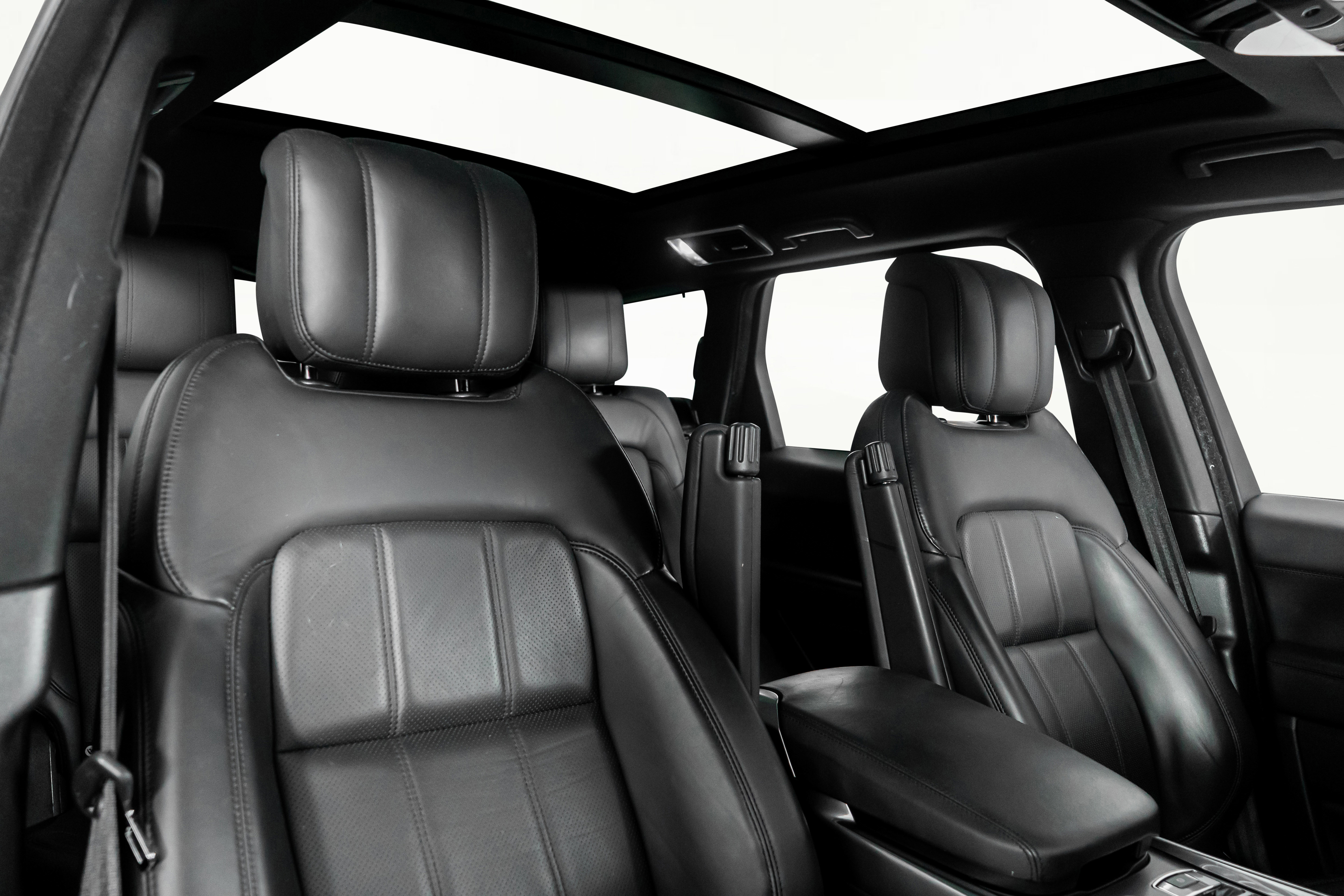 Used 2019 Land Rover Range Rover Sport HSE image 29