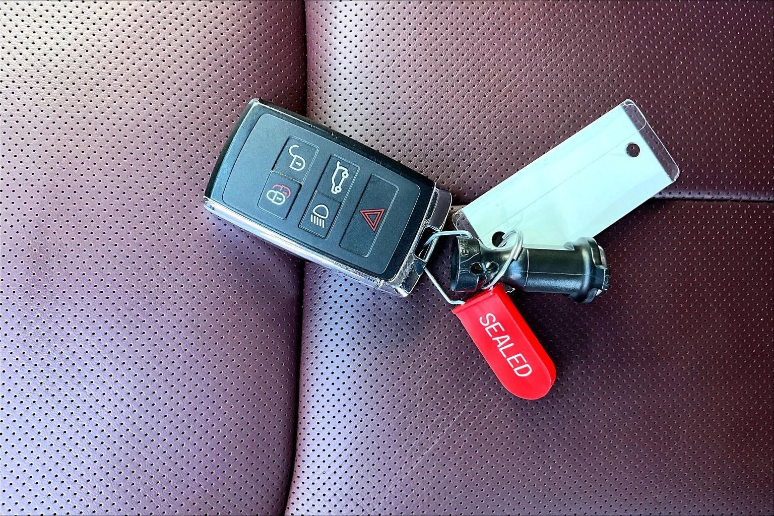 Used 2025 Land Rover Range Rover Autobiography image 10