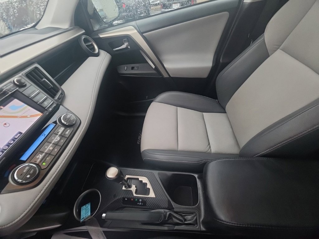 Used 2014 Toyota RAV4 Limited w/ Technology Package FWD image 24