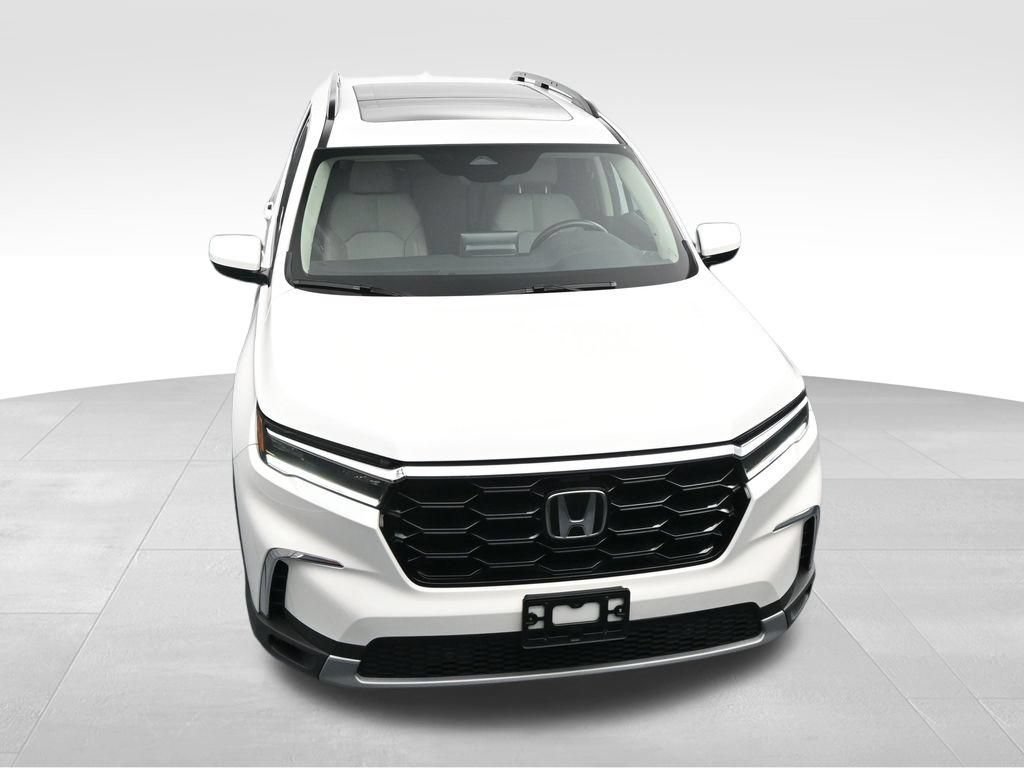 Used 2025 Honda Pilot Touring image 26
