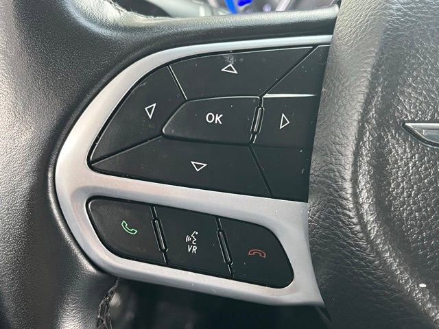 Used 2022 Chrysler 300 Touring w/ Sport Appearance Package image 34