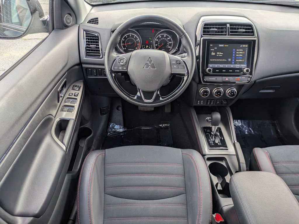 Used 2025 Mitsubishi Outlander Sport AWD image 16