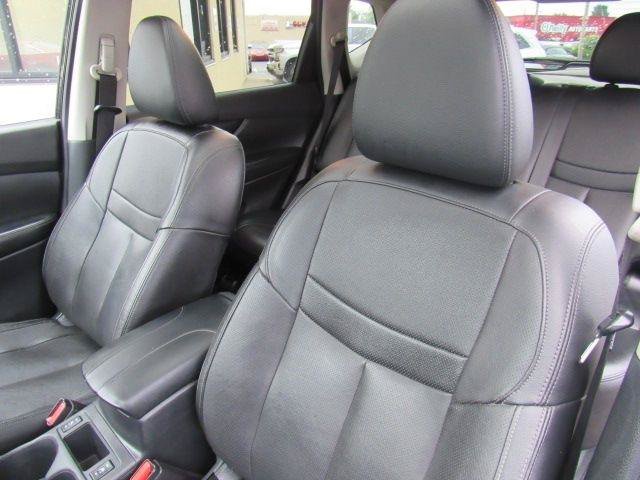 Used 2020 Nissan Rogue SL w/ Premium Package AWD/4WD image 16
