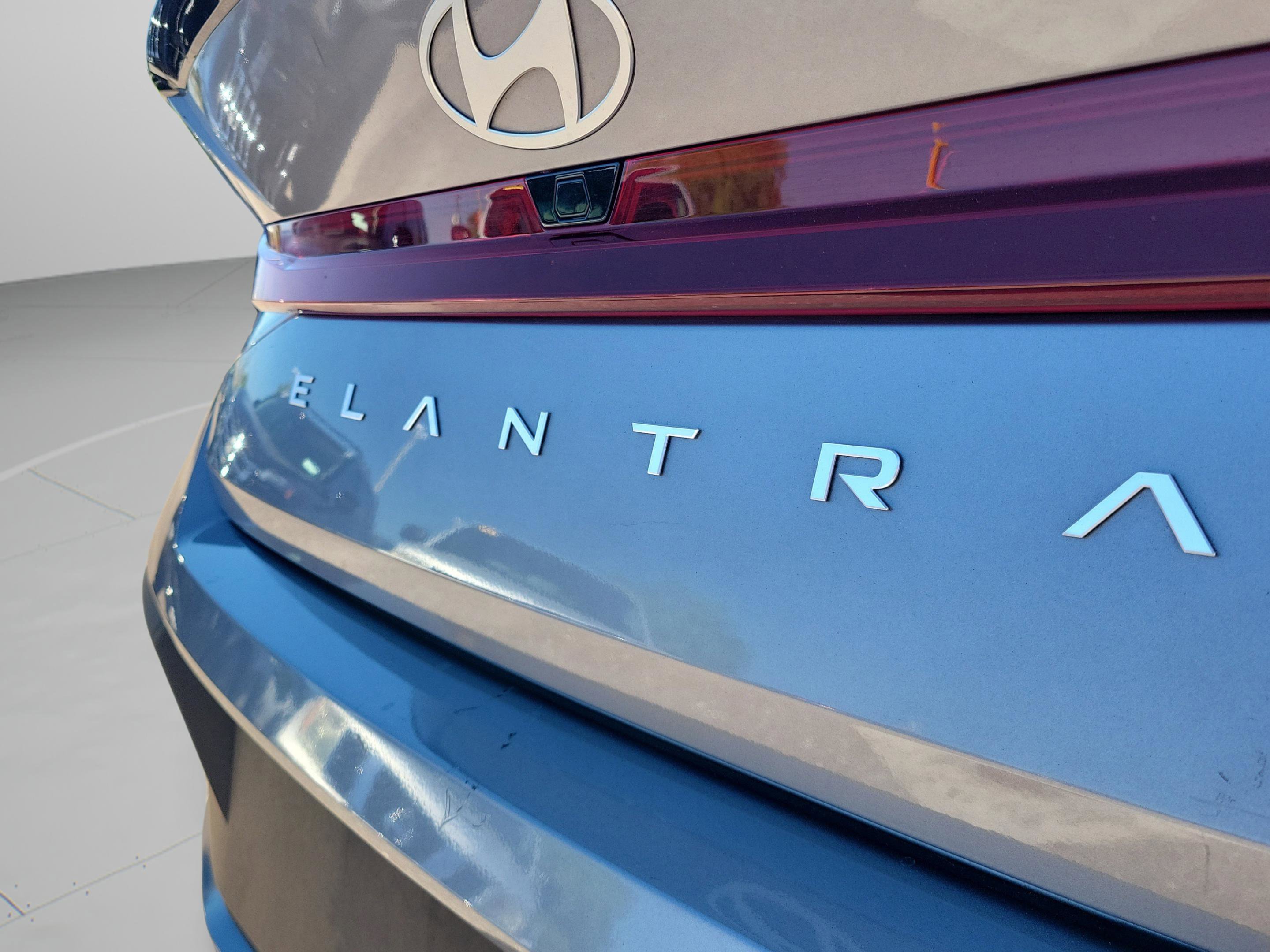 Used 2025 Hyundai Elantra Sport image 6