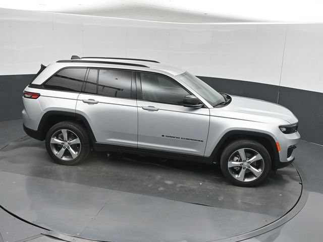 Used 2025 Jeep Grand Cherokee Limited w/ Black Appearance Package AWD/4WD image 44
