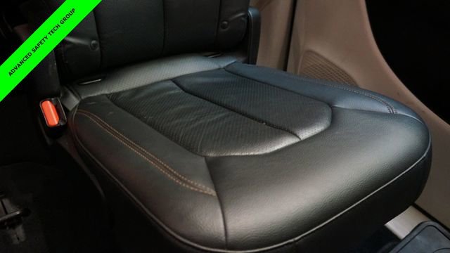 Used 2019 Chrysler Pacifica Touring-L w/ Advanced Safetytec Group image 61