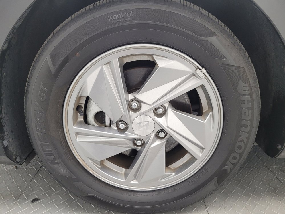 Used 2024 Hyundai Elantra SE FWD image 31