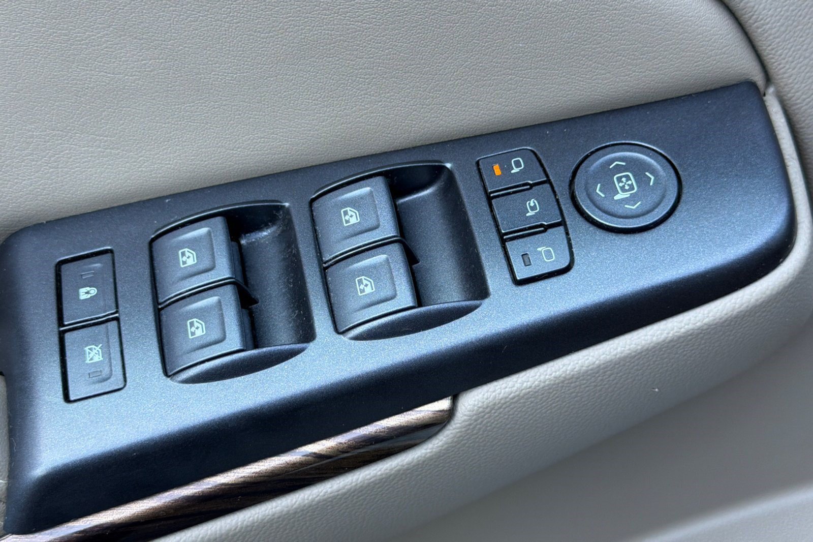 Used 2018 GMC Yukon XL SLT AWD/4WD image 14