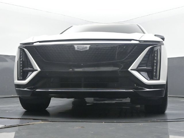Certified 2024 Cadillac Lyriq Sport w/ LPO, Floor Liner Package AWD/4WD image 44