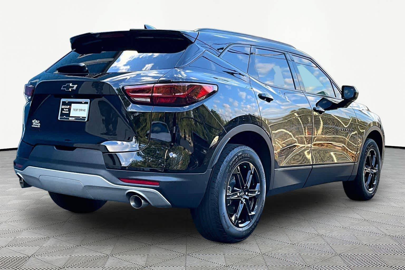 Used 2023 Chevrolet Blazer LT w/ Midnight/Sport Edition FWD image 13
