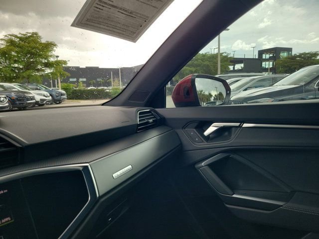 Certified 2025 Audi Q3 2.0T Premium image 28