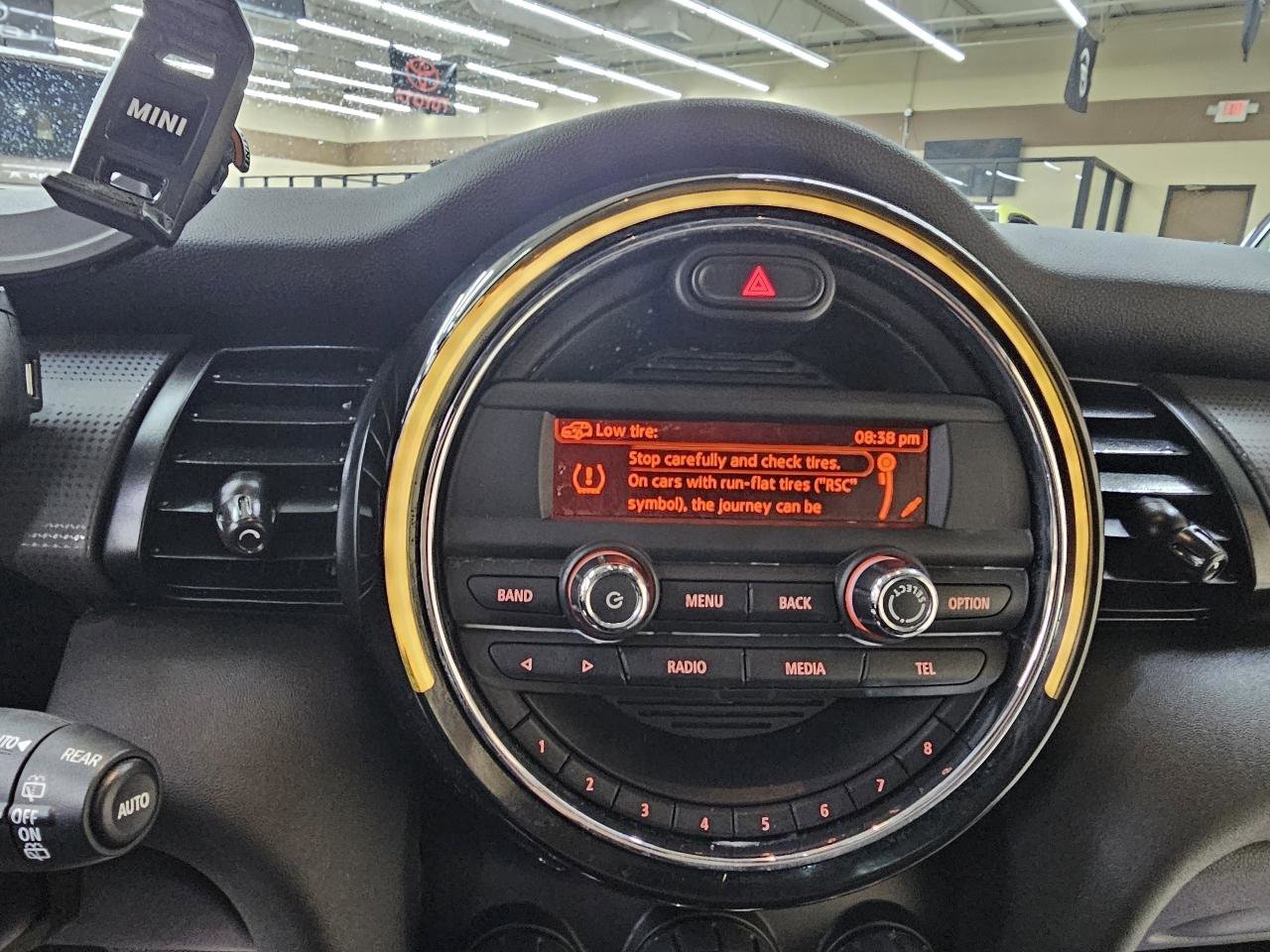 Used 2016 MINI Cooper 2-Door Hardtop image 28