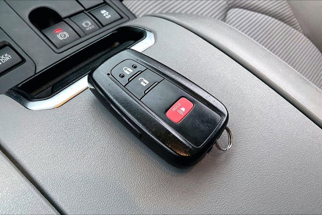 Used 2023 Toyota Highlander L image 35