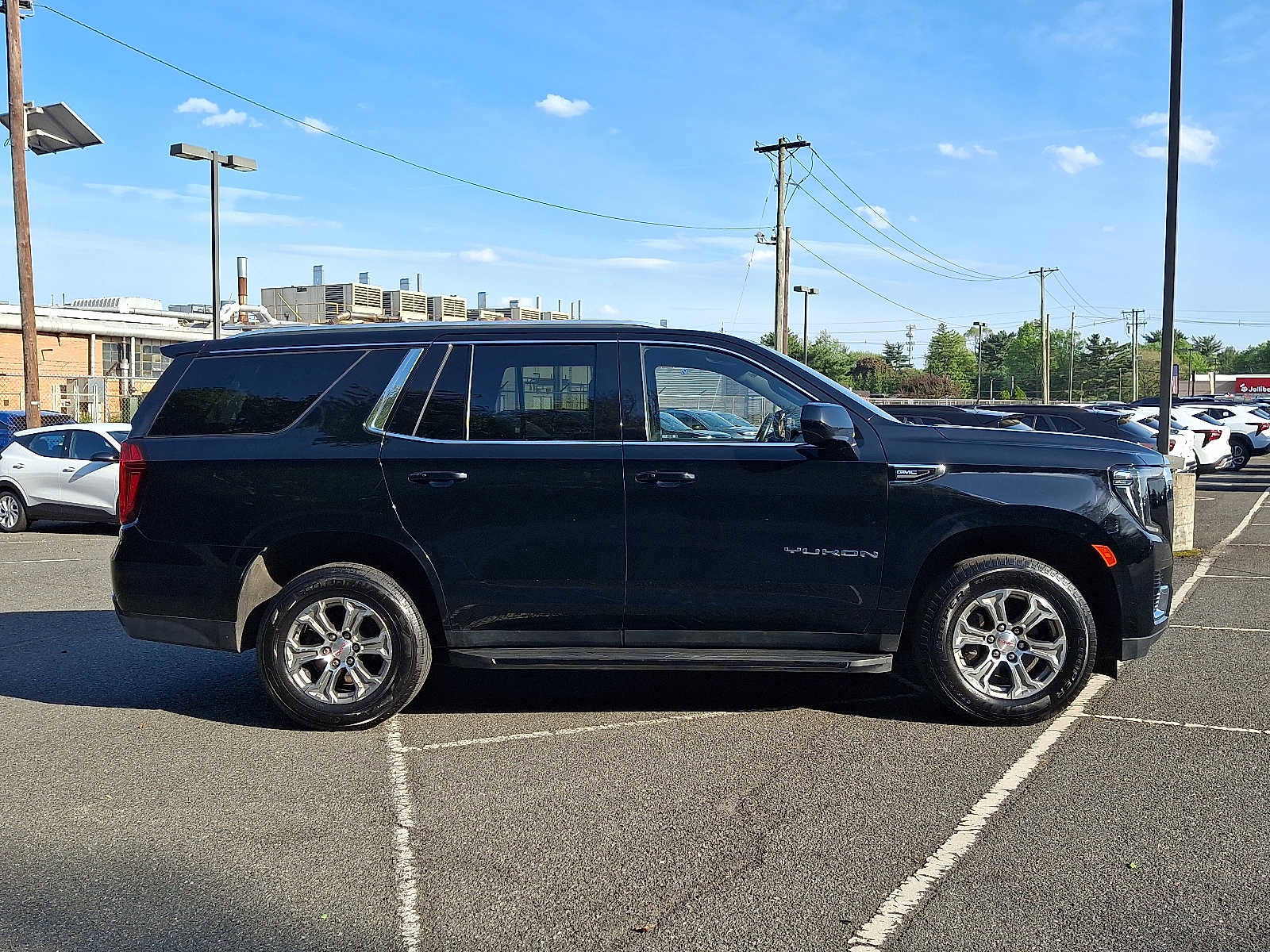 Used 2021 GMC Yukon SLE AWD/4WD image 8