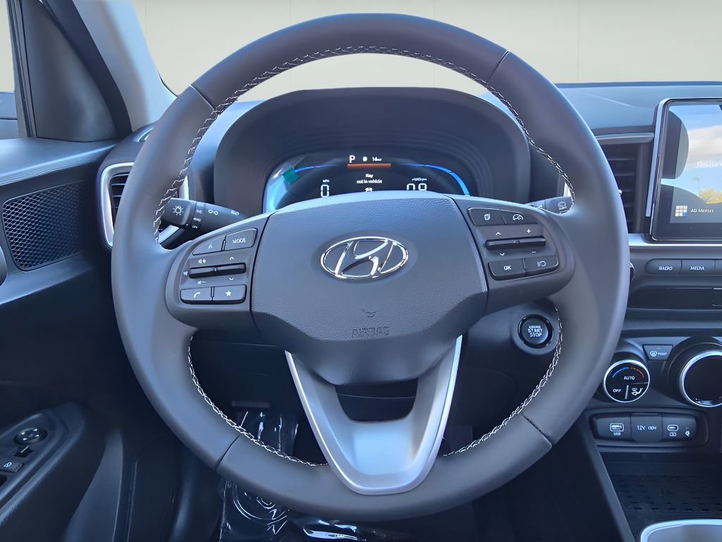 Used 2025 Hyundai Venue SEL image 27