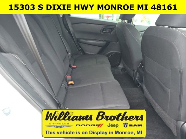 Used 2024 Nissan Rogue S image 29