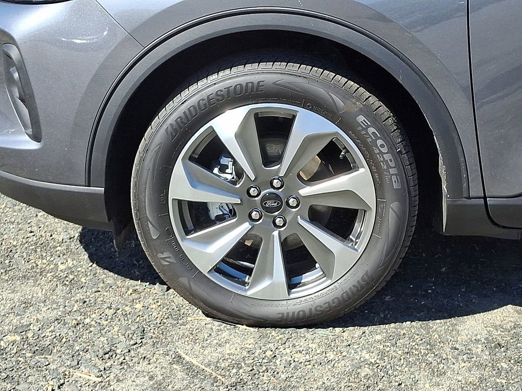 Used 2025 Ford Escape Platinum w/ Premium Technology Package image 8