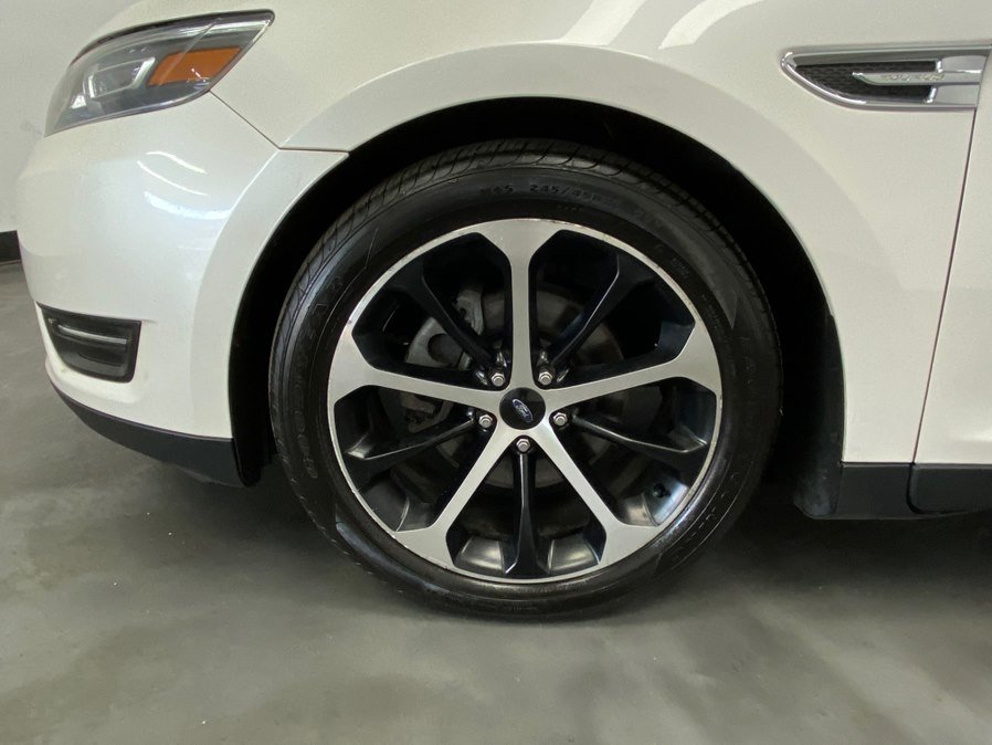 Used 2015 Ford Taurus SEL w/ Equipment Group 201A FWD image 19