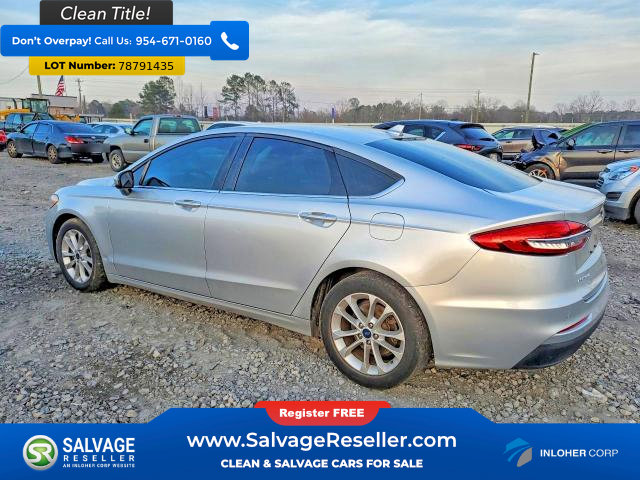 Used 2019 Ford Fusion SE image 3