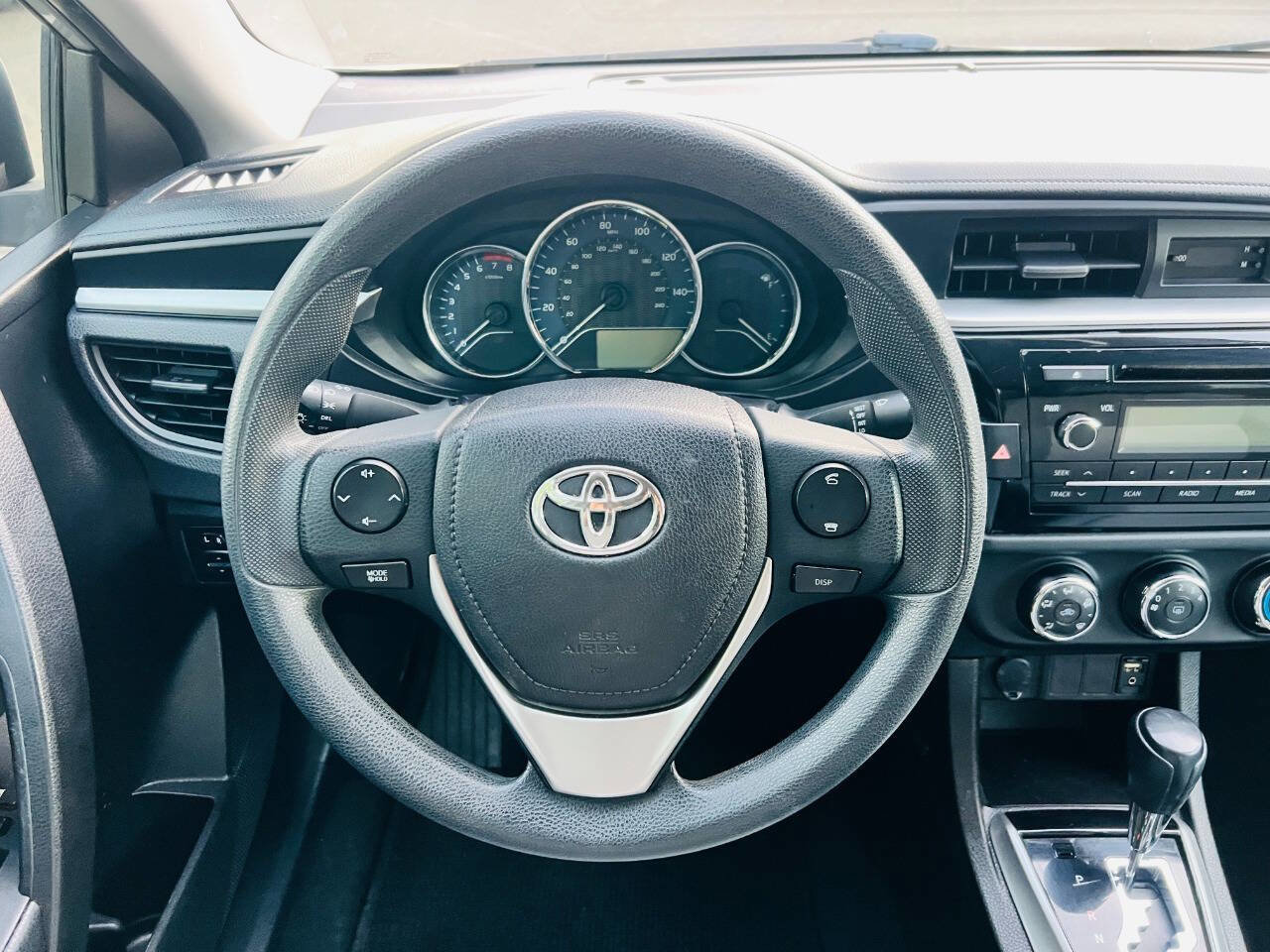 Used 2015 Toyota Corolla L FWD image 19