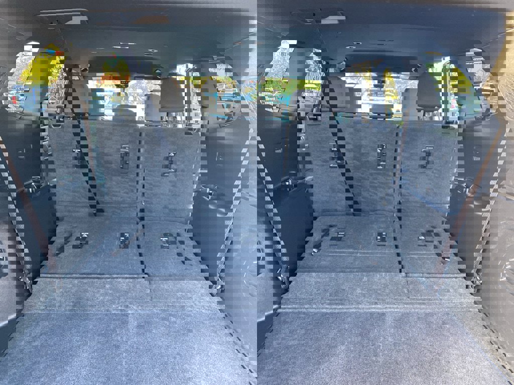 Used 2025 GMC Acadia Elevation image 18