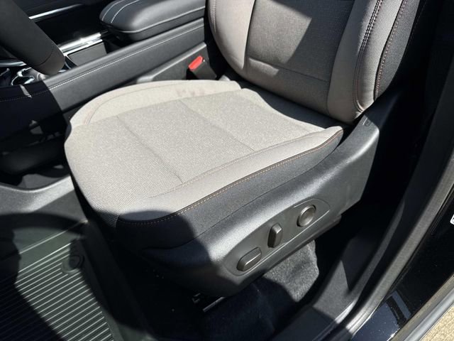 New 2026 Chevrolet Traverse LT w/ LPO, Floor Liner Package FWD image 18