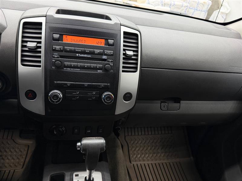 Used 2012 Nissan Frontier PRO-4X AWD/4WD image 11