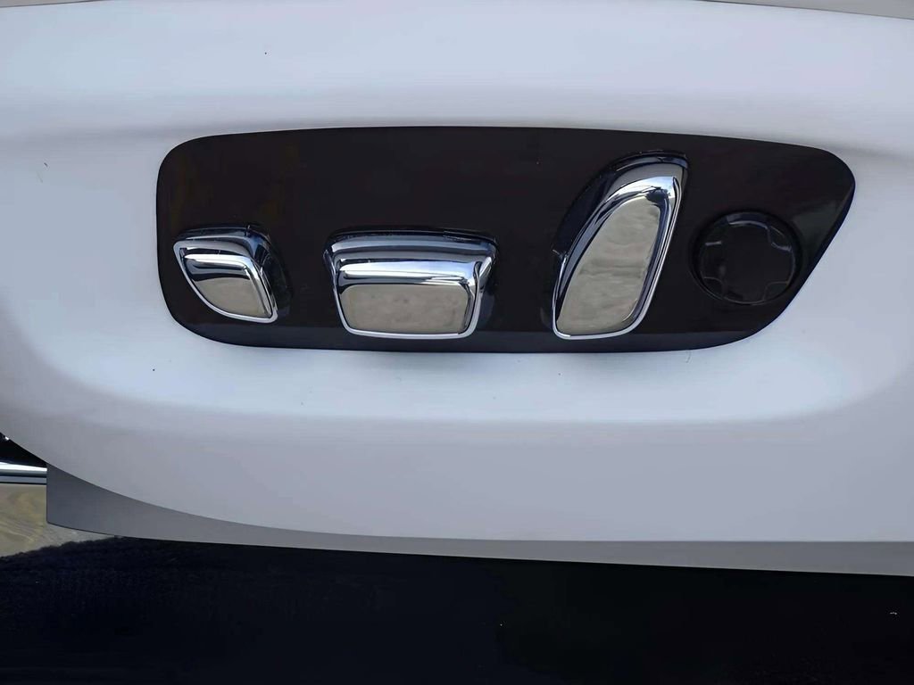 Used 2023 Rolls-Royce Cullinan Black Badge image 19