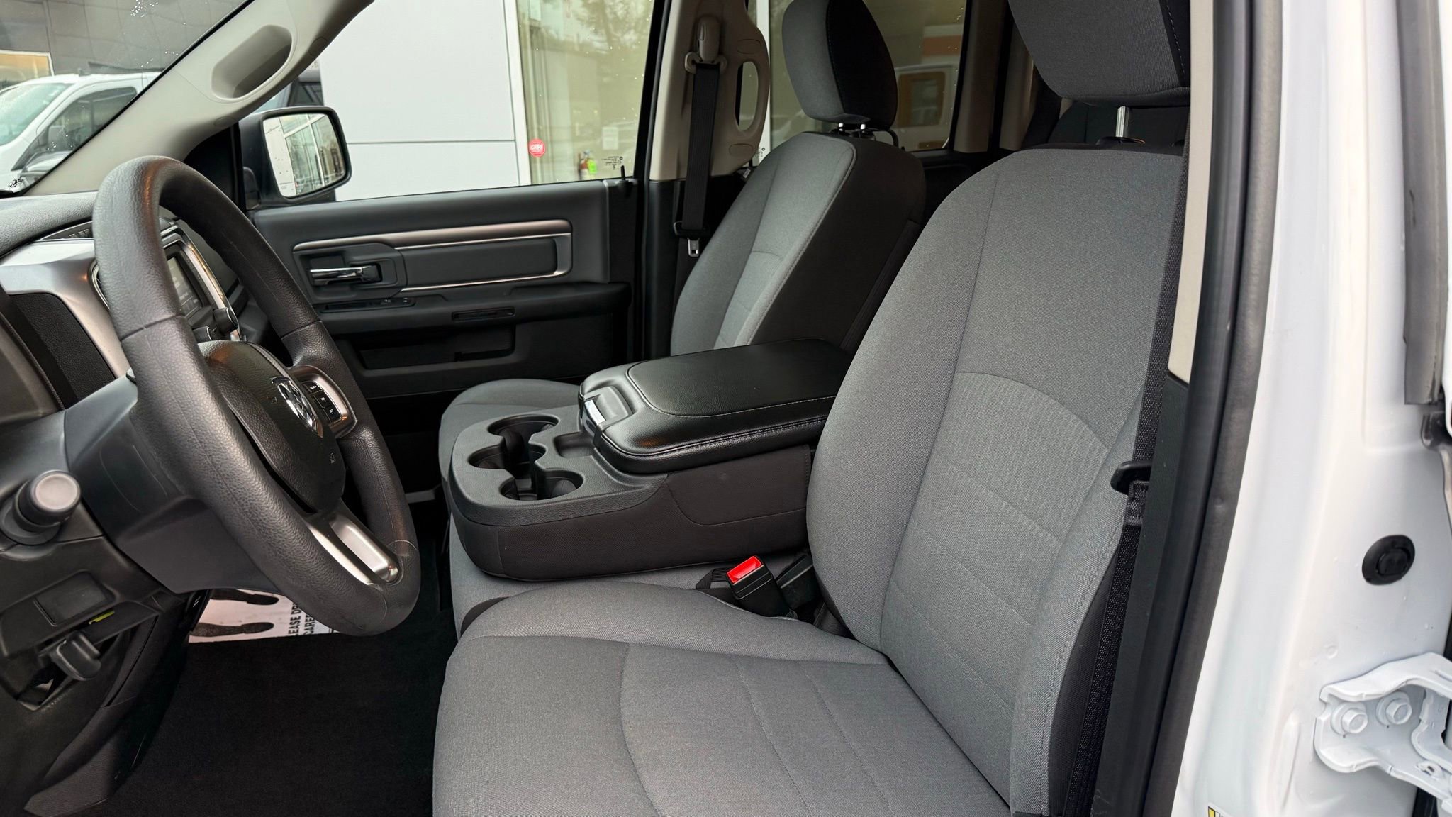 Used 2024 RAM 1500 Classic SLT image 27