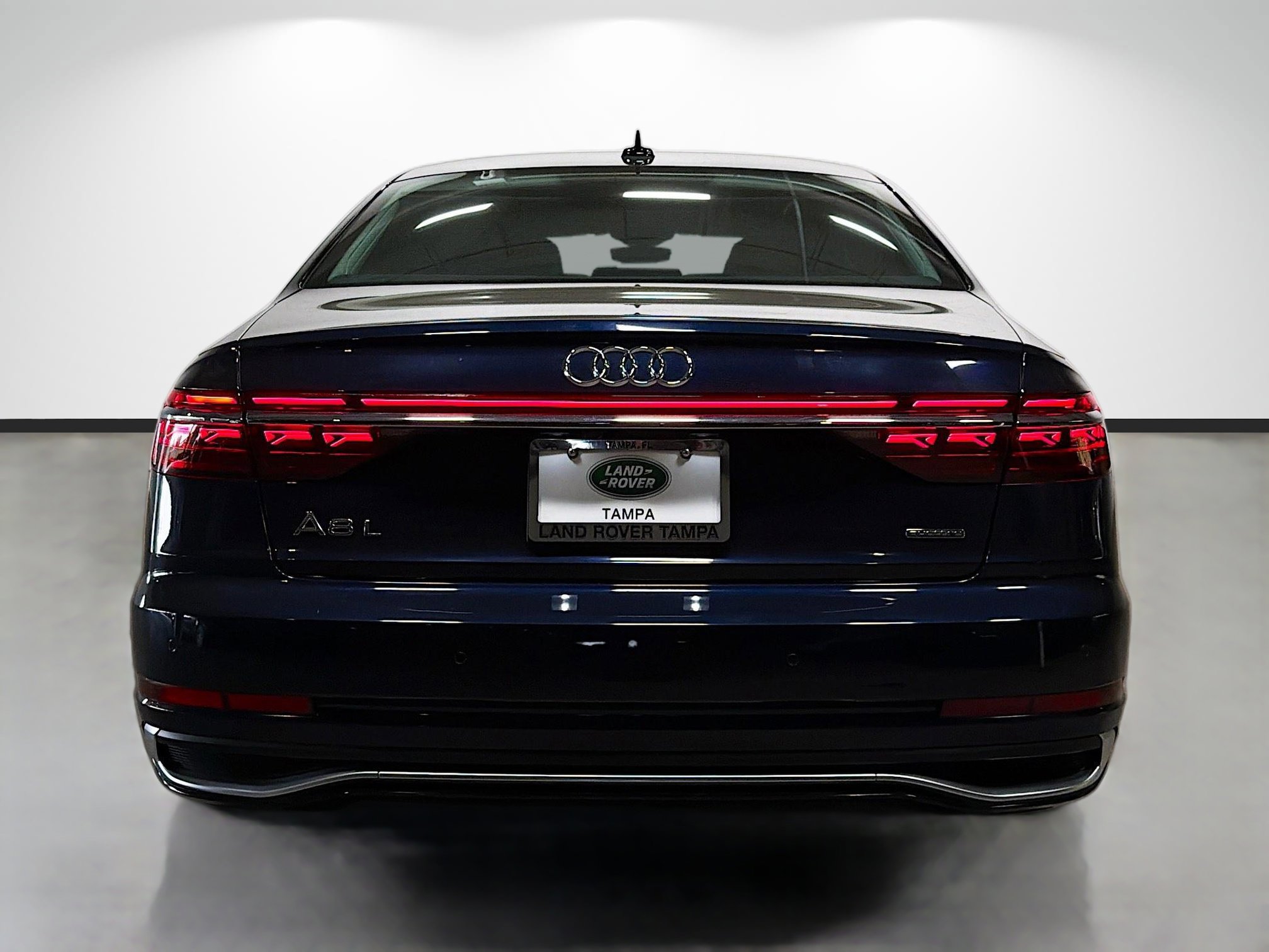 Used 2023 Audi A8 L 3.0T w/ Luxury Package image 4