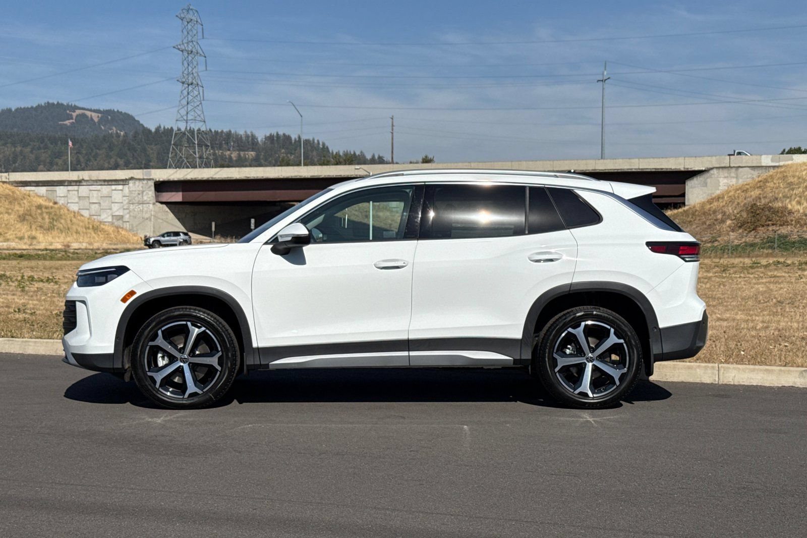 New 2026 Volkswagen Tiguan SE AWD/4WD image 6