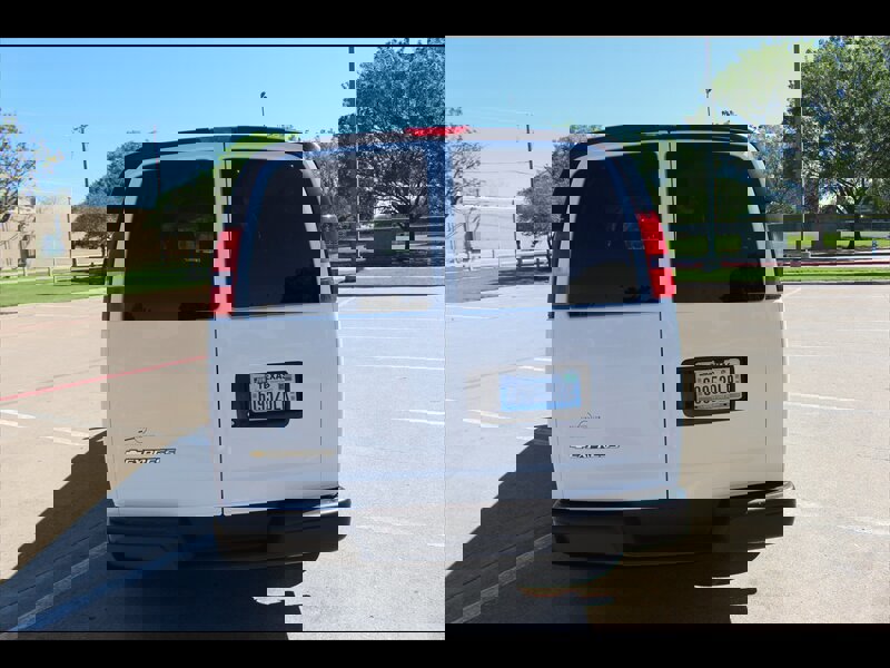 Used 2025 Chevrolet Express 3500 LS RWD image 5