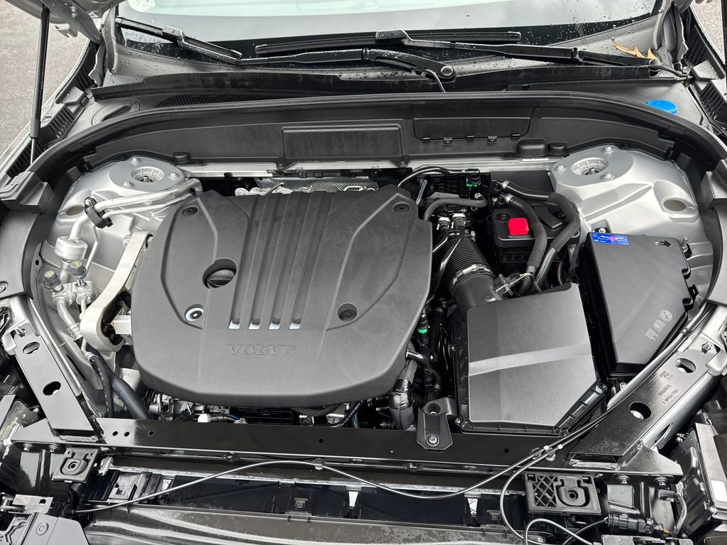 Certified 2025 Volvo XC60 B5 Core w/ Climate Package image 26