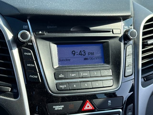 Used 2017 Hyundai Elantra GT image 25