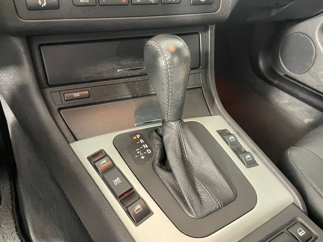 Used 2003 BMW 325i Sedan RWD image 8