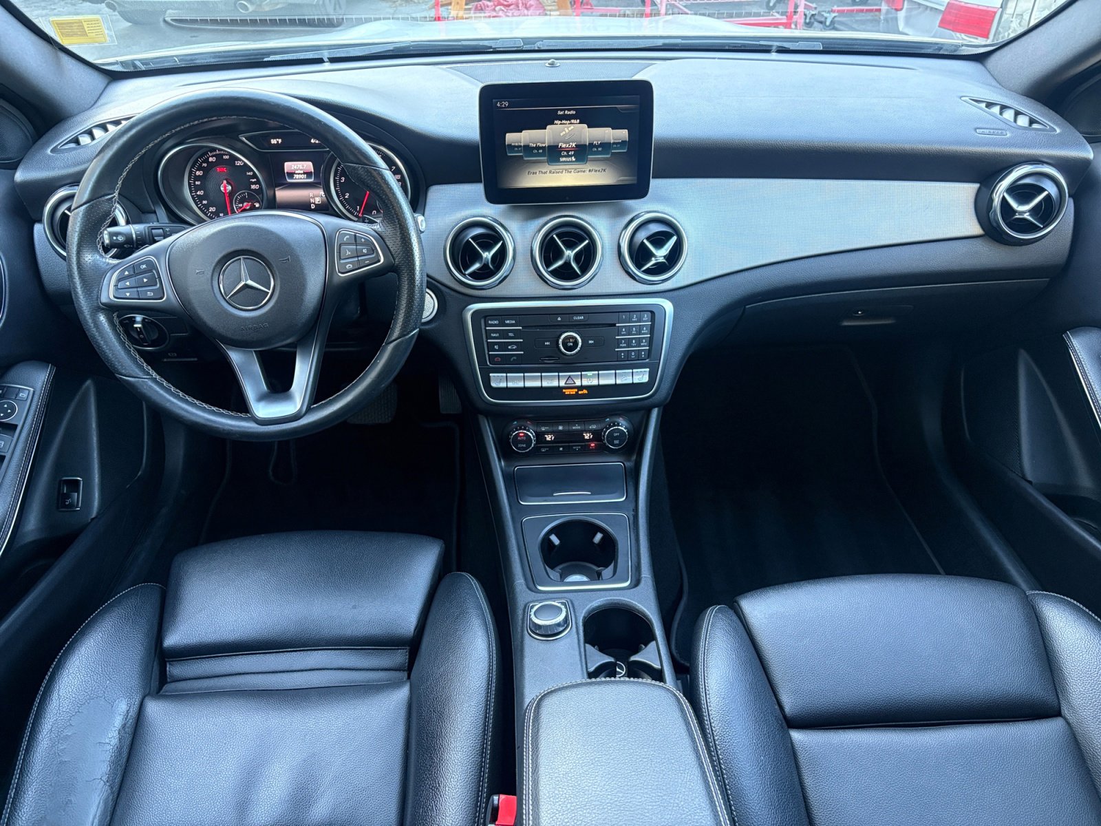 Used 2018 Mercedes-Benz GLA 250 4MATIC image 16