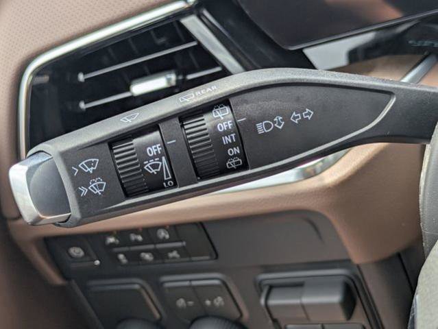 New 2026 Chevrolet Suburban High Country image 32