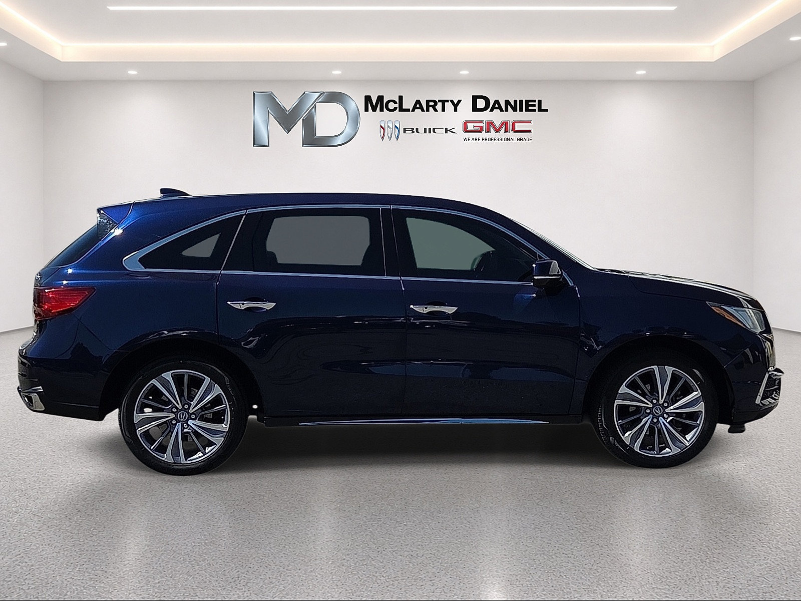 Used 2017 Acura MDX w/ Technology Package AWD/4WD image 15