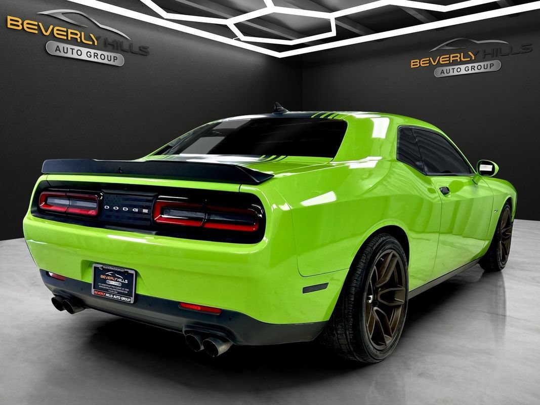 Used 2015 Dodge Challenger R/T Plus RWD image 5