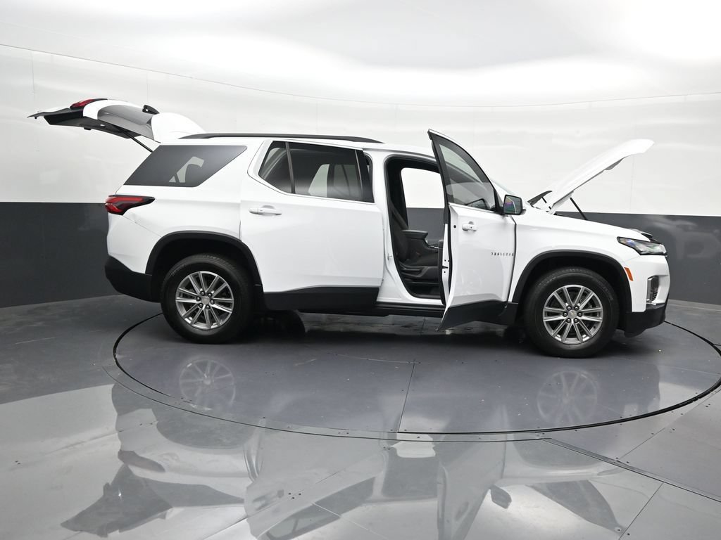 Used 2023 Chevrolet Traverse LT FWD image 27