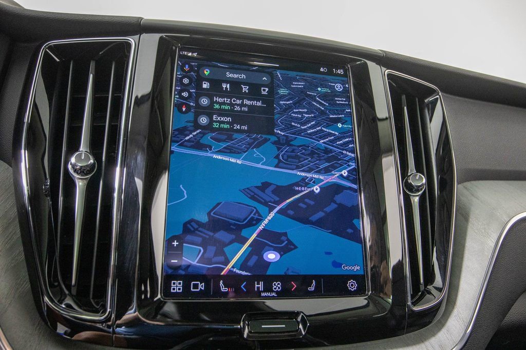 Used 2025 Volvo XC60 B5 Plus image 22