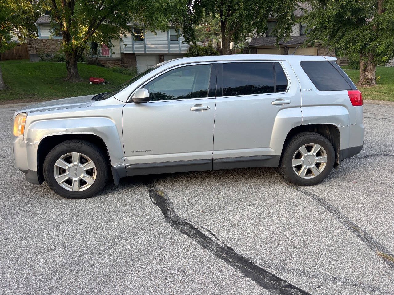 Used 2013 GMC Terrain SLE AWD/4WD image 1