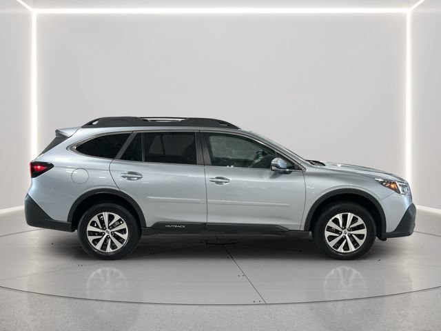Used 2022 Subaru Outback Premium AWD/4WD image 7